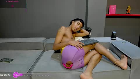 Ender online show from April 30, 3:52 pm