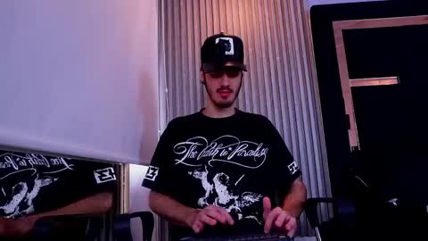 Enzo online show from April 29, 7:09 pm