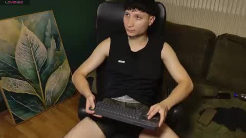 enzo_steel online show from June 10, 5:35 pm