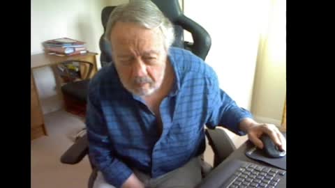 erasmus_d online show from May 4, 5:58 pm