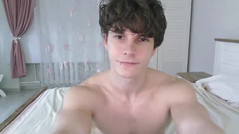 Eric Crush online show from April 29, 4:17 am