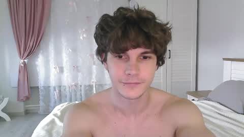 Eric Crush online show from May 18, 4:40 am