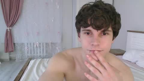 Eric Crush online show from May 2, 4:15 am
