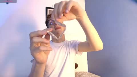 I am Erik online show from May 8, 9:04 pm