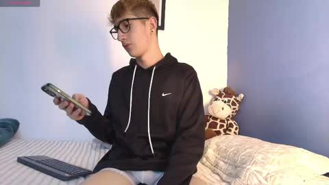 I am Erik online show from April 30, 8:57 pm