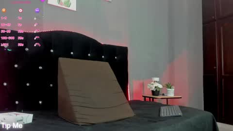 Eros Lux1 online show from May 14, 12:36 pm