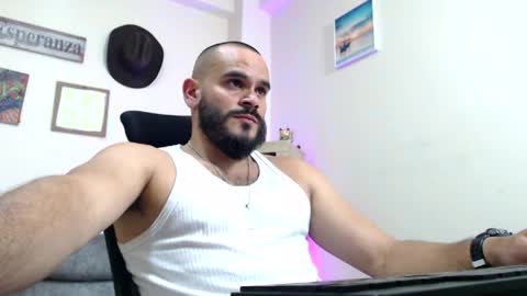Esteban Fernandez online show from May 22, 7:30 pm