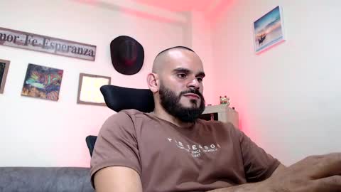 Esteban Fernandez online show from May 20, 12:28 am