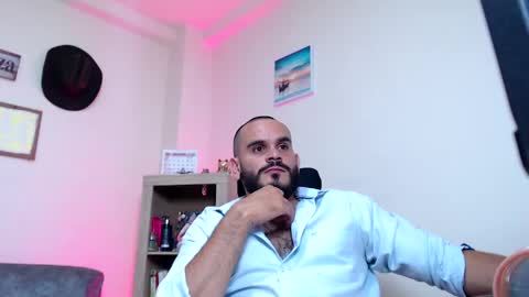 Esteban Fernandez online show from May 24, 1:11 am