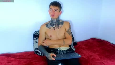 Esteban independent model online show from May 2, 2:09 pm