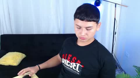 estebancum18 online show from June 5, 1:06 pm