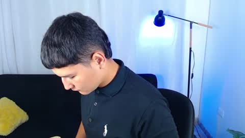 estebancum18 online show from June 12, 1:53 pm