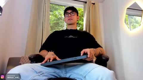 etham_wolf1 online show from June 5, 6:14 pm