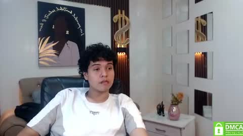 E T H A N online show from August 3, 8:04 pm