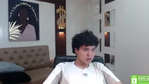 E T H A N online show from August 5, 7:52 pm