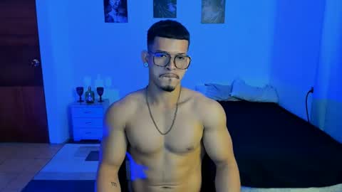 ethan_rodgers01 online show from July 27, 4:58 pm