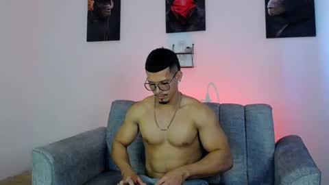 ethan_rodgers01 online show from July 18, 6:46 pm