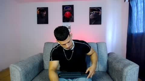 ethan_rodgers01 online show from July 21, 2:30 pm
