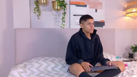 ethancarter__ online show from July 22, 1:58 pm