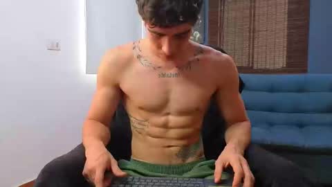 ethangreey1 online show from May 12, 4:59 pm