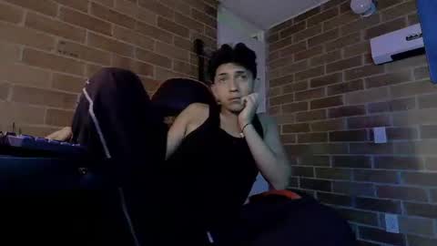 ethann2_ online show from June 11, 1:49 am