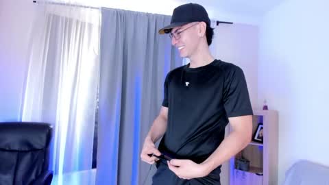 Evans Lubov online show from June 3, 3:28 pm