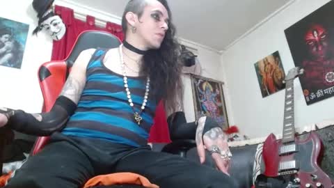 evans_xy online show from May 7, 2:44 am