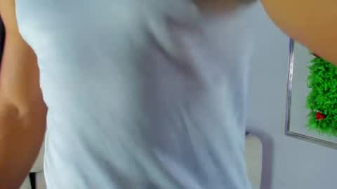 luis online show from July 3, 8:24 pm