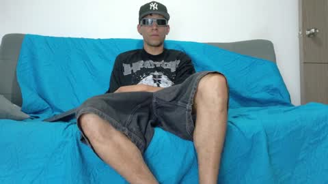 evil_boss1 online show from June 26, 2:36 am