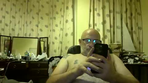 f1zzeek online show from June 8, 1:28 am