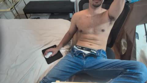 fabiano_hernandes30 online show from April 23, 6:32 pm