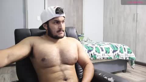 fatherfly001 online show from August 2, 10:30 pm
