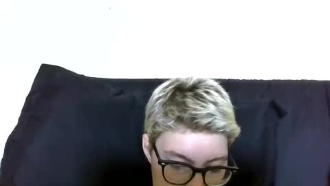 midnightmochi22 online show from June 4, 5:19 pm