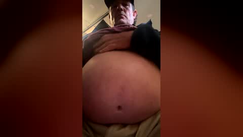 feedmyhugebelly online show from April 25, 7:22 pm