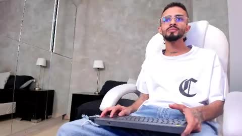 Felipe online show from July 20, 10:39 am