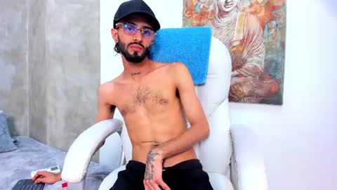 Felipe online show from August 3, 9:04 am