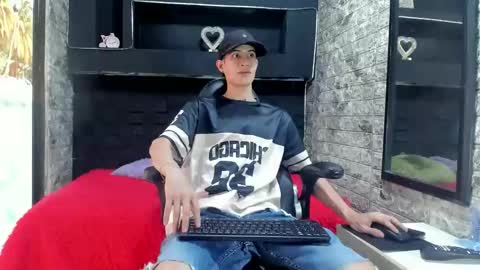 felipe fiire online show from May 1, 2:08 pm