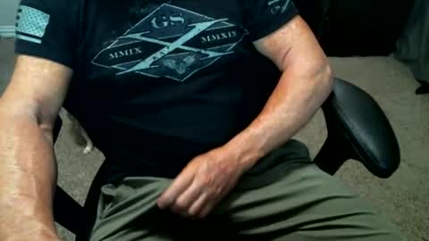 fitguy40 online show from May 10, 3:41 am