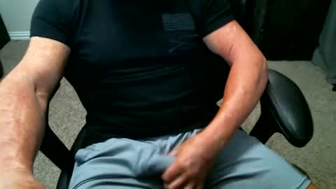 fitguy40 online show from May 8, 10:10 pm
