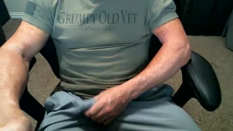 fitguy40 online show from May 15, 4:09 am