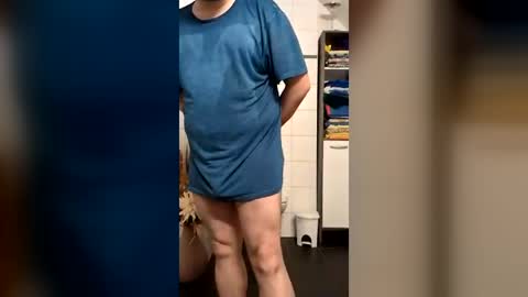 fluffybutt_ online show from June 30, 9:38 pm