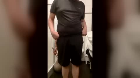 fluffybutt_ online show from June 11, 9:35 pm