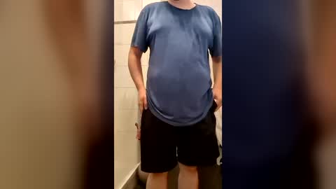fluffybutt_ online show from June 18, 5:51 pm