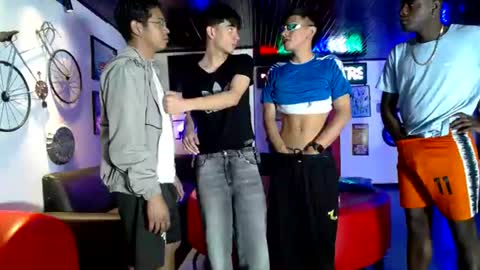flyckers online show from August 3, 12:33 pm