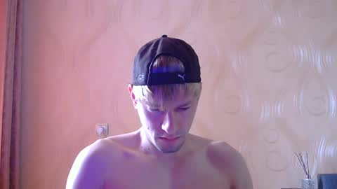 frame_tamer888 online show from May 19, 8:53 am