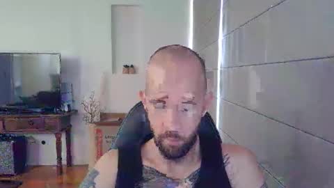 frank_perry2332 online show from April 28, 2:27 am