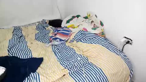 frankdanielsmolano online show from June 7, 4:08 am