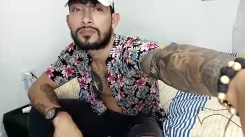 frankdanielsmolano online show from June 17, 2:57 am