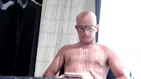 Frenchdaddylove online show from June 1, 10:26 am