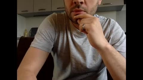 frenchy_from_paris online show from May 17, 1:29 pm